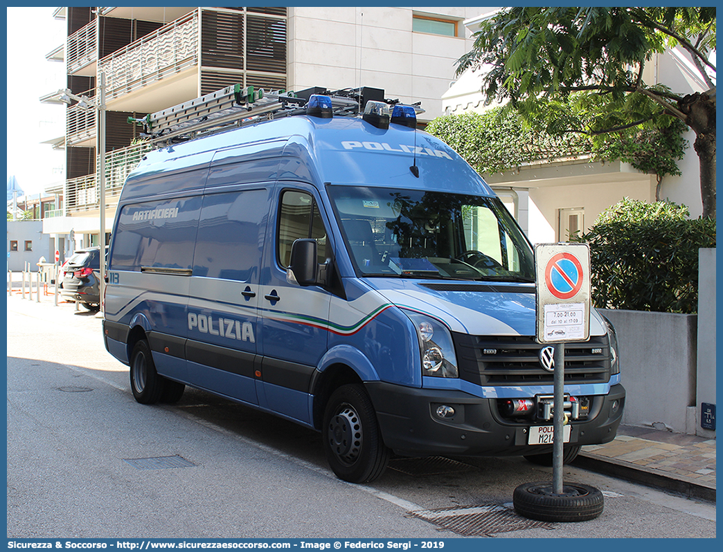 Polizia M2144
Polizia di Stato
Artificieri Antisabotaggio
Volkswagen Crafter
Allestitore Focaccia Group S.r.l.
Parole chiave: PS;P.S.;Polizia;di;Stato;Artificieri;Antisabotaggio;Volkswagen;Crafter;Focaccia