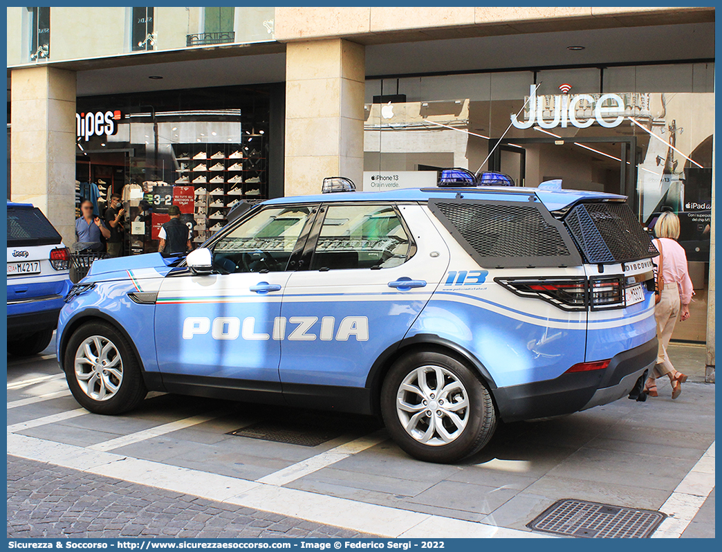 Polizia M3827
Polizia di Stato
Reparto Mobile
Land Rover Discovery 5
Allestitore Elevox S.r.l.
Parole chiave: PS;P.S.;Polizia;di;Stato;Reparto;Mobile;Land Rover;Discovery;Elevox