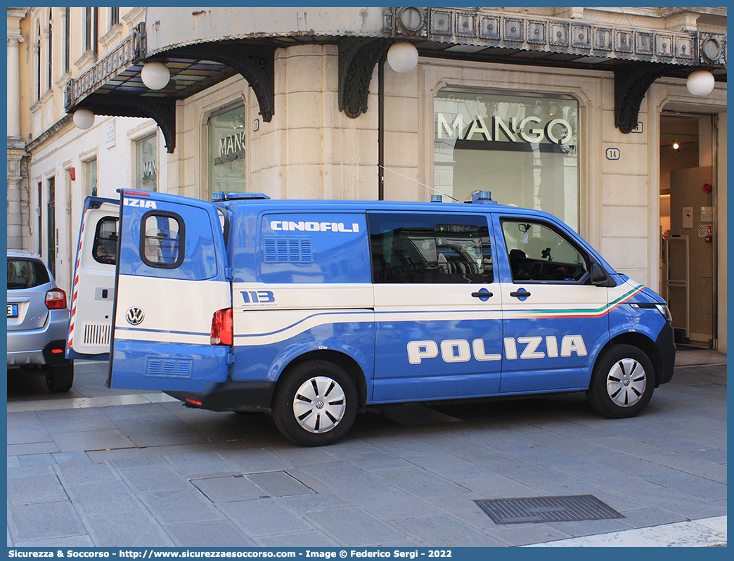 Polizia M4601
Polizia di Stato
Servizio Cinofili
Volkswagen Transporter T6.1
Allestitore BAI S.r.l.
Parole chiave: PS;P.S.;Polizia;di;Stato;Pubblica;Sicurezza;Servizio;Cinofili;Volkswagen;Transporter;T6.1;BAI