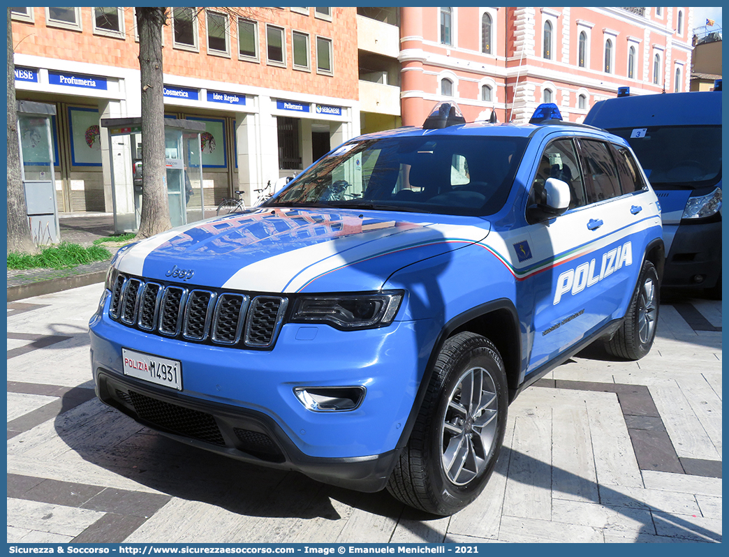 Polizia M4931
Polizia di Stato
Polizia Stradale
Jeep Grand Cherokee V serie
Parole chiave: PS;P.S.;Polizia;di;Stato;Stradale;Jeep;Grand;Cherokee