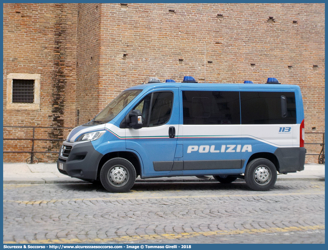 Polizia N5151
Polizia di Stato
Fiat Ducato III serie restyling
Parole chiave: PS;P.S.;Polizia;di;Stato;Fiat;Ducato;X290