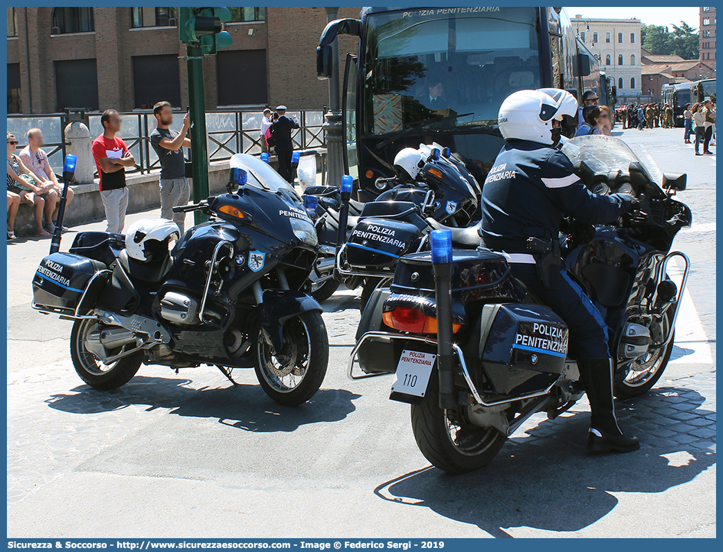 Polizia Penitenziaria 110
Polizia Penitenziaria
Nucleo Traduzioni e Piantonamenti
BMW R850RT I serie
Parole chiave: PolPen;Pol.Pen.;AdiC;A.diC.;Agenti di Custodia;Polizia Penitenziaria;Nucleo;Traduzioni;Piantonamenti;BMW;R850RT