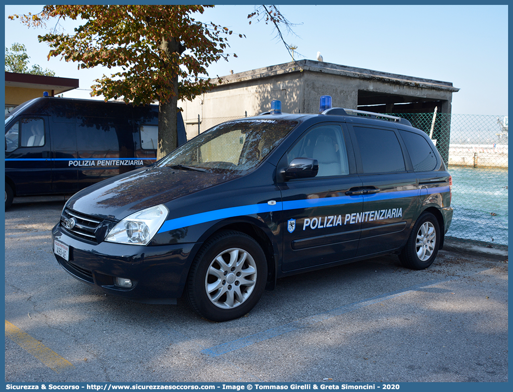 Polizia Penitenziaria 493AE
Polizia Penitenziaria
Kia Carnival
Parole chiave: PolPen;Pol.Pen.;AdiC;A.diC.;Agenti;di;Custodia;Polizia;Penitenziaria;Kia;Carnival