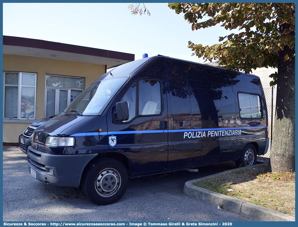 Polizia Penitenziaria 613AB
Polizia Penitenziaria
Fiat Ducato II serie
Parole chiave: PP;P.P.;Pol.Pen;PolPen;AdiC;A.diC.;Agenti;di;Custodia;Polizia;Penitenziaria;Nucleo;Traduzioni;Piantonamenti;Fiat;Ducato