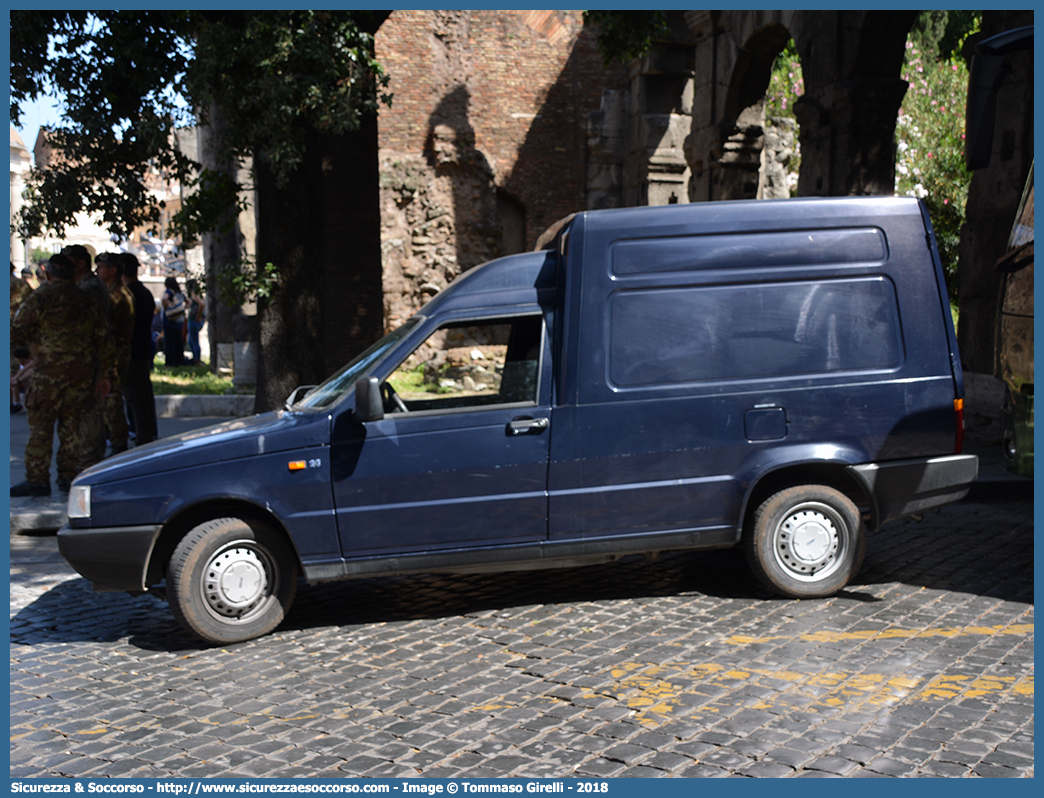 Polizia Penitenziaria 927AB
Polizia Penitenziaria
Fiat Fiorino II serie
Parole chiave: PolPen;Pol.Pen.;AdiC;A.diC.;Agenti;di;Custodia;Polizia;Penitenziaria;Fiat;Fiorino