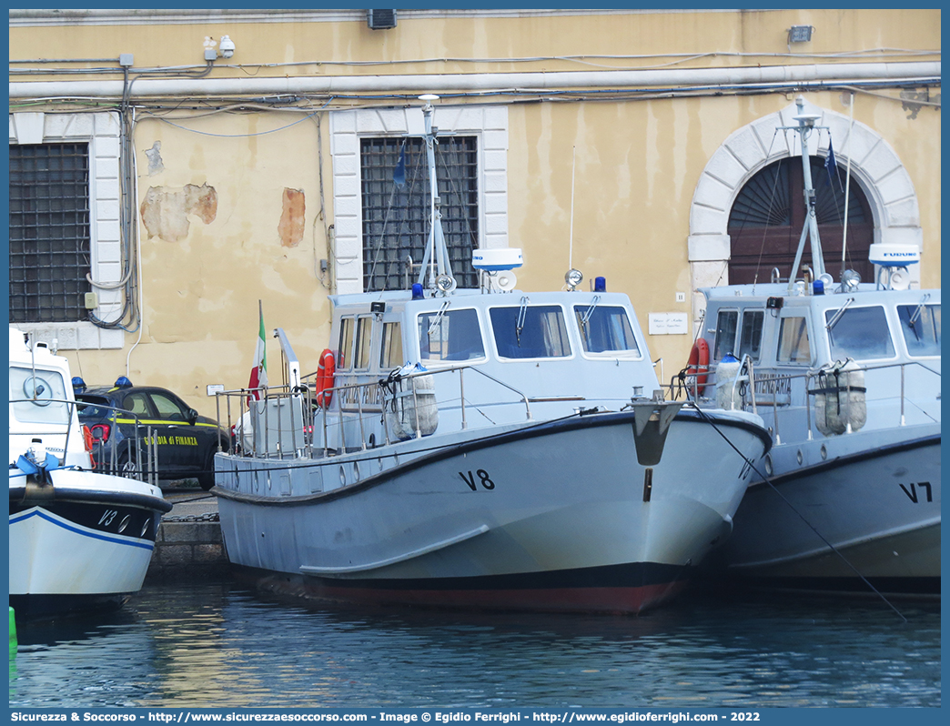 V8
Polizia Penitenziaria
Servizio Navale
Motovedetta Classe V
Parole chiave: PolPen;AdiC;Agenti;Custodia;Polizia;Penitenziaria;Servizio;Navale;Motovedetta;Classe;V