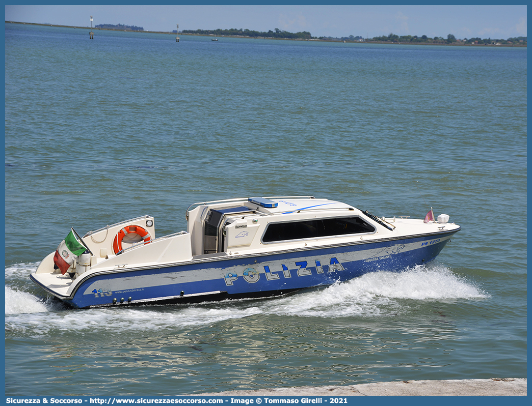 PS 1273
Polizia di Stato
Polizia del Mare
Squadra Volante Venezia
Vizianello GV 25 Experience
Parole chiave: PS;P.S.;Polizia;di;Stato;Squadra;Volante;del;Mare;Vizianello;GV;25;Experience