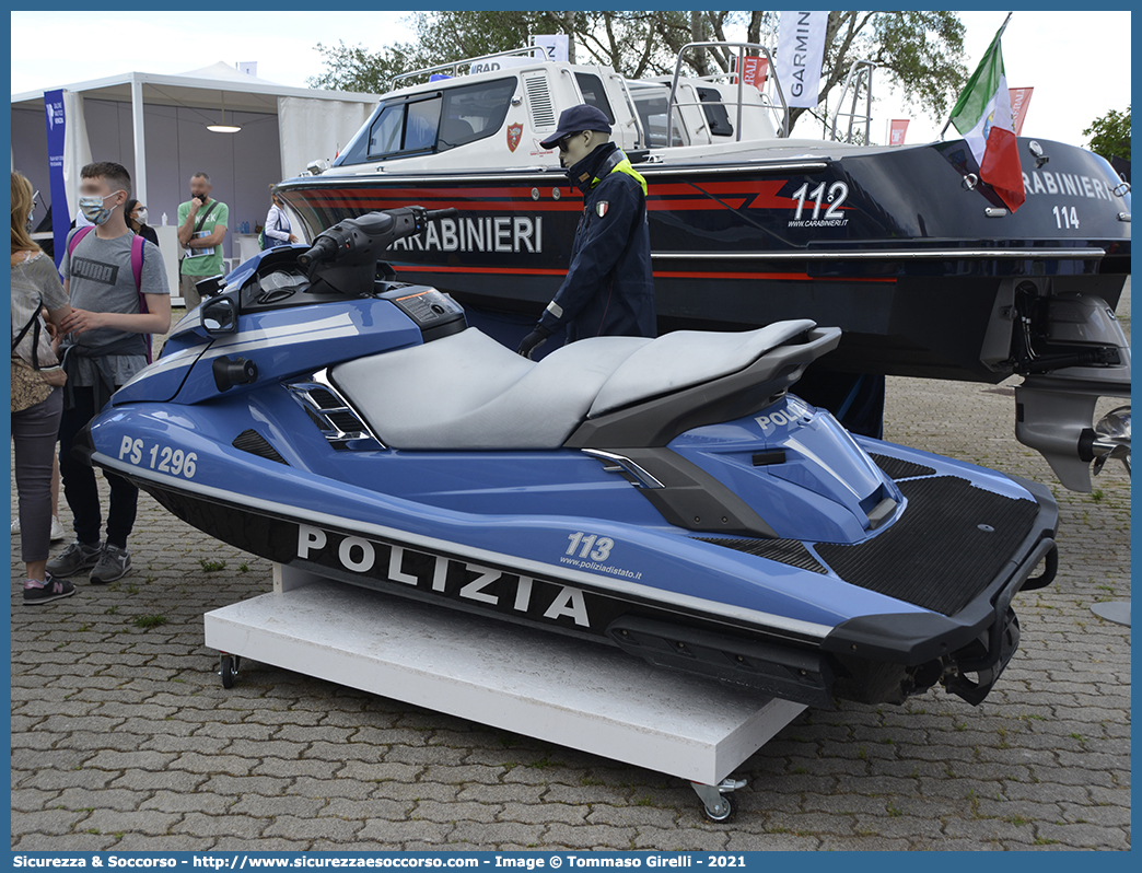 PS 1296
Polizia di Stato
Polizia del Mare
Yamaha SeaDoo
Parole chiave: PS;P.S.;Polizia;di;Stato;Pubblica;Sicurezza;del Mare;Seadoo;Yamaha