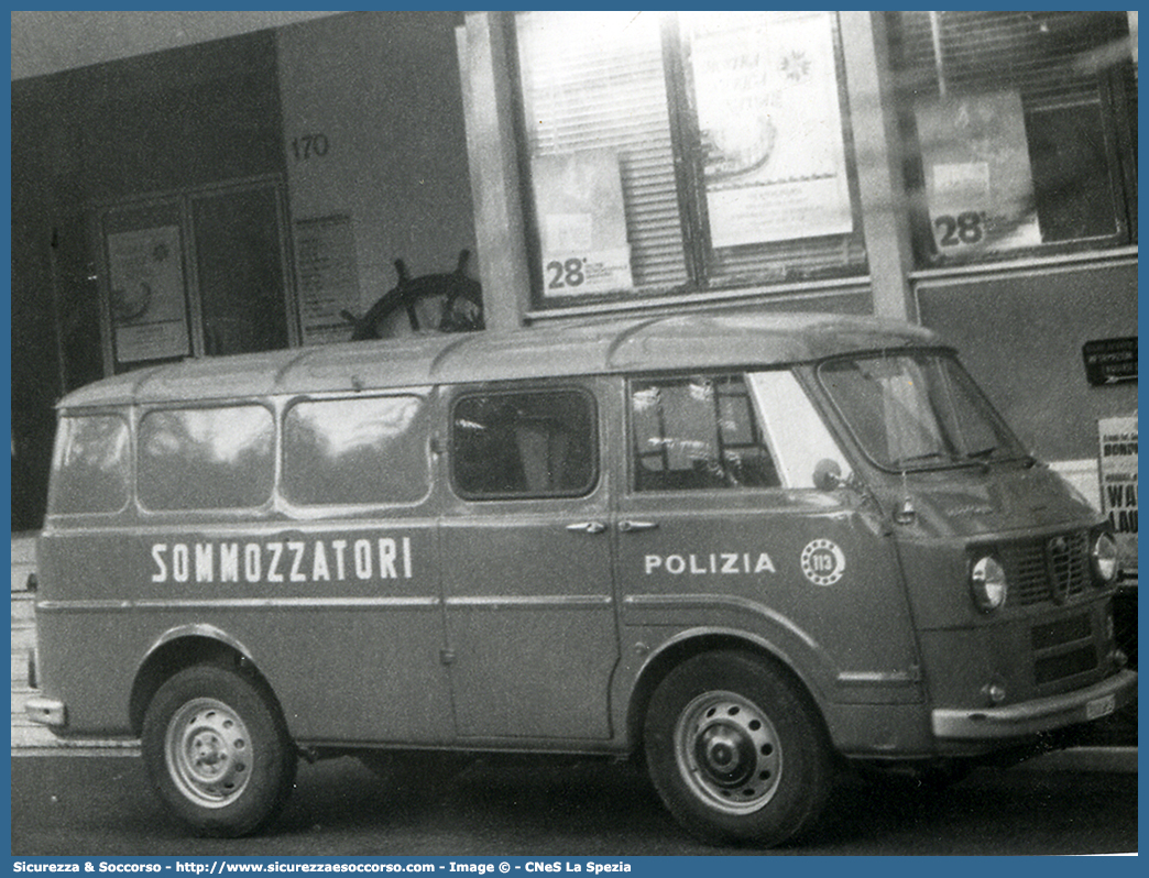 -
Polizia di Stato
Polizia del Mare
Alfa Romeo Romeo 2
Parole chiave: PS;P.S.;Polizia;di;Stato;del;Mare;CNES;C.Ne.S.;La Spezia;Sommozzatori;Subacquei;Alfa Romeo;2