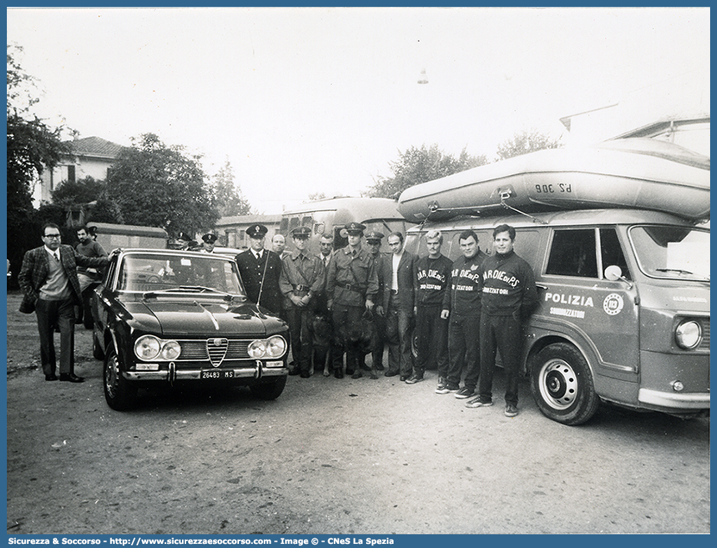 -
Polizia di Stato
Polizia del Mare
Alfa Romeo Romeo 2
Parole chiave: PS;P.S.;Polizia;di;Stato;del;Mare;CNES;C.Ne.S.;La Spezia;Sommozzatori;Subacquei;Alfa Romeo;2