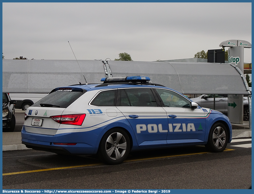 Polizia M2705
Polizia di Stato
Polizia Stradale
Autovie Venete S.p.A.
Skoda Superb Wagon III serie
Allestitore Focaccia Group S.r.l.
Parole chiave: PS;P.S.;Polizia;di;Stato;Stradale;Autovie;Venete;Skoda;Superb;Wagon;Focaccia