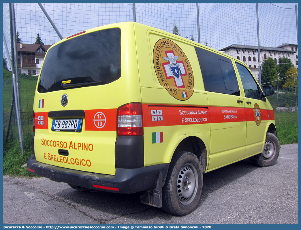 17-10
Corpo Nazionale
Soccorso Alpino e Speleologico
Servizio Regionale Sardegna
Volkswagen Transporter T5 restyling
Parole chiave: CNSAS;C.N.S.A.S.;Corpo;Nazionale;Soccorso;Alpino;Speleologico;Sardegna;SASS;S.A.S.S.;Volkswagen;Transporter;T5;T 5