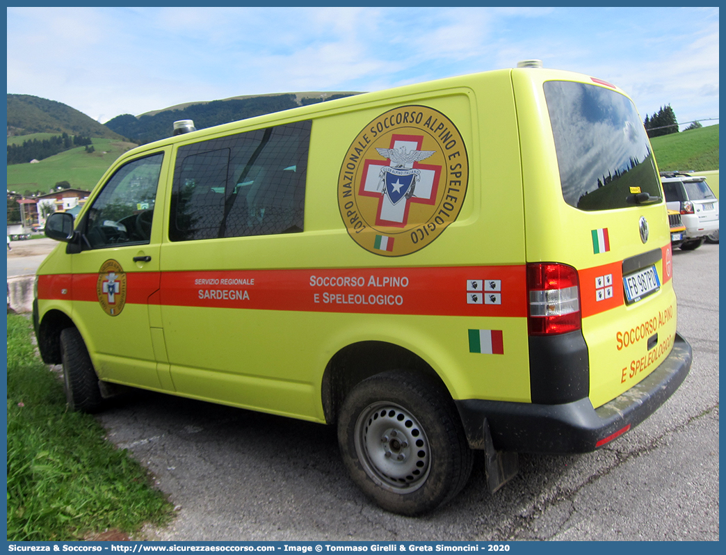 17-10
Corpo Nazionale
Soccorso Alpino e Speleologico
Servizio Regionale Sardegna
Volkswagen Transporter T5 restyling
Parole chiave: CNSAS;C.N.S.A.S.;Corpo;Nazionale;Soccorso;Alpino;Speleologico;Sardegna;SASS;S.A.S.S.;Volkswagen;Transporter;T5;T 5