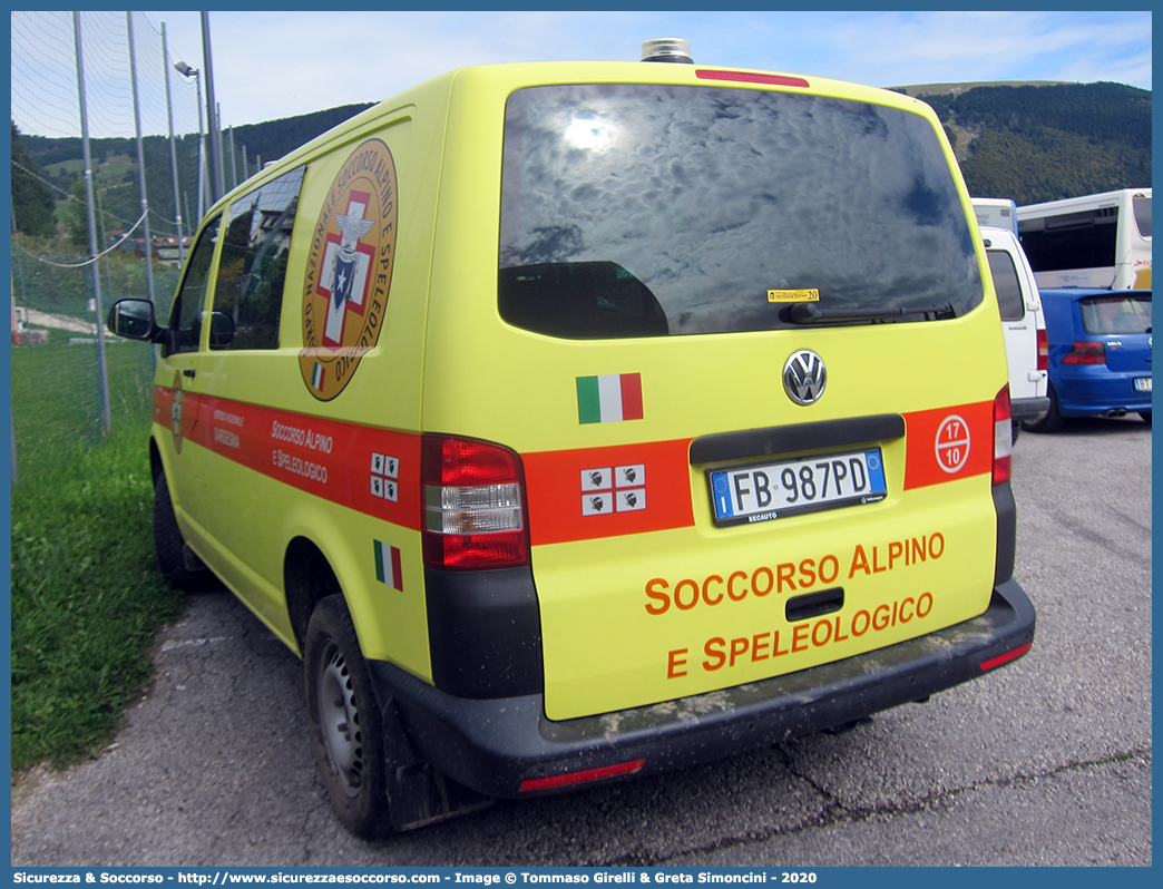 17-10
Corpo Nazionale
Soccorso Alpino e Speleologico
Servizio Regionale Sardegna
Volkswagen Transporter T5 restyling
Parole chiave: CNSAS;C.N.S.A.S.;Corpo;Nazionale;Soccorso;Alpino;Speleologico;Sardegna;SASS;S.A.S.S.;Volkswagen;Transporter;T5;T 5