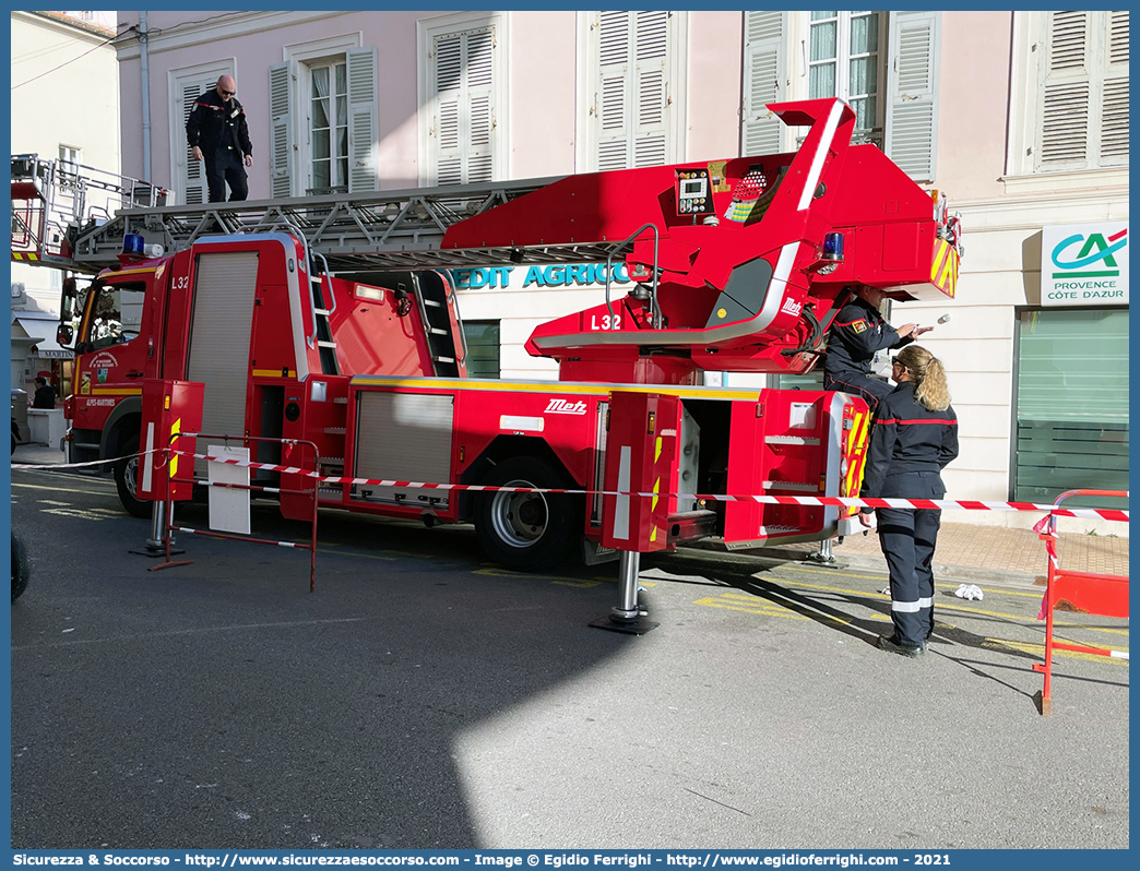 C145
République Française
SDIS 06 des Alpes-Maritimes
Echelle Pivotante Séquentielle Automatique
Mercedes Benz Atego 1529 III generation
Conversion by Metz
Parole chiave: République;Française;SDIS;S.D.I.S.;Service;Départemental;Incendie;Secours;06;Sapeurs;Pompiers;des;Alpes;Maritimes;EPAS;Echelle;Pivotante;Sequentielle;Automatique;Mercedes Benz;Atego;1529;Metz