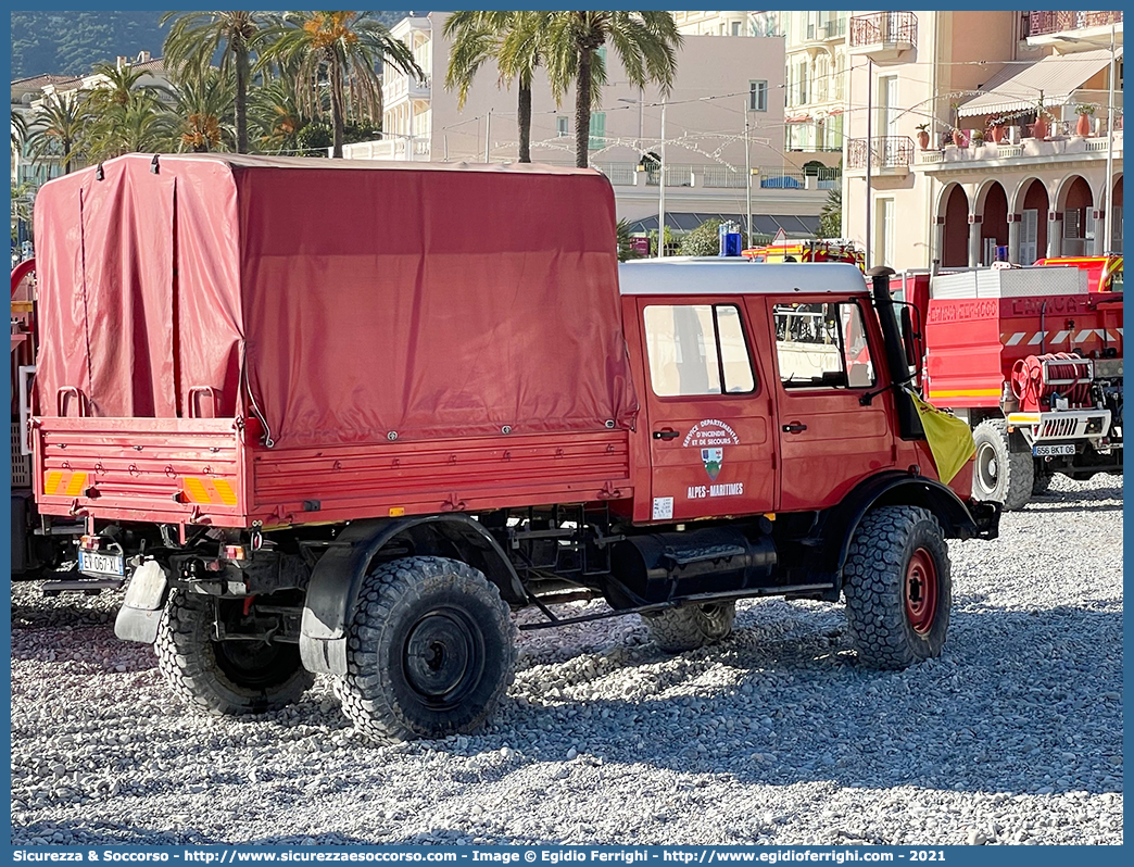 -
République Française
SDIS 06 des Alpes-Maritimes
Mercedes Benz Unimog U1750
Parole chiave: République;Française;SDIS;S.D.I.S.;Service;Départemental;Incendie;Secours;06;Sapeurs;Pompiers;des;Alpes;Maritimes;Mercedes Benz;Unimog;U1750