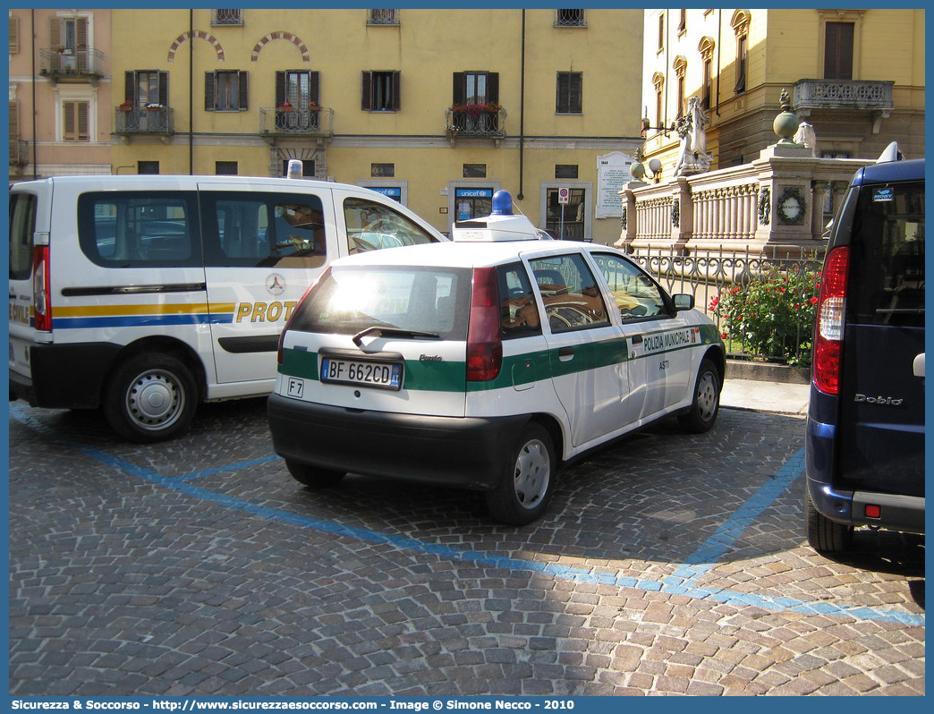 -
Polizia Municipale
Comune di Asti
Fiat Punto I serie
Parole chiave: PL;P.L.;PM;P.M.;Polizia;Locale;Municipale;Asti;Fiat;Punto