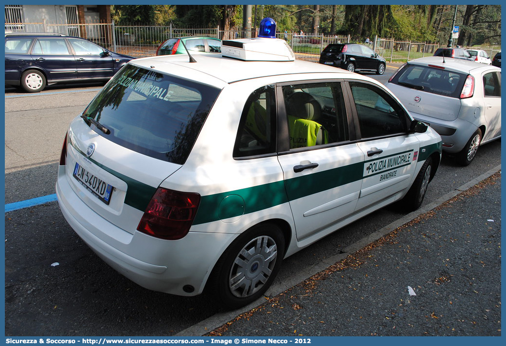 -
Polizia Municipale
Comune di Biandrate
Fiat Stilo II serie
Parole chiave: PL;P.L.;PM;P.M.;Polizia;Locale;Municipale;Biandrate;Fiat;Stilo