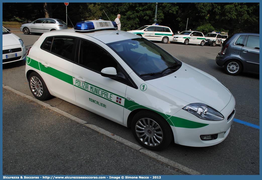 Polizia Locale YA180AH
Polizia Municipale
Comune di Moncalieri
Fiat Nuova Bravo
Allestitore Ciabilli S.r.l.
Parole chiave: PL;P.L.;PM;P.M.;Polizia;Locale;Municipale;Moncalieri;Fiat;Nuova;Bravo;Ciabilli