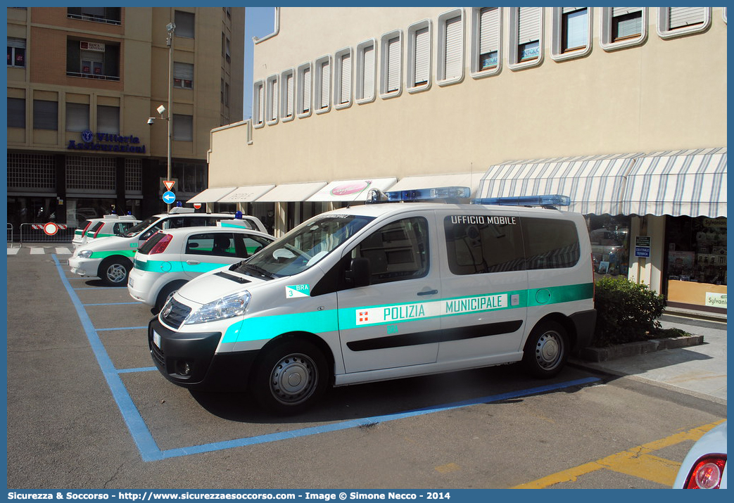 Polizia Locale YA660AG
Polizia Municipale
Comune di Brà
Fiat Scudo IV serie
Parole chiave: PL;P.L.;PM;P.M.;Polizia;Locale;Municipale;Brà;Fiat;Scudo