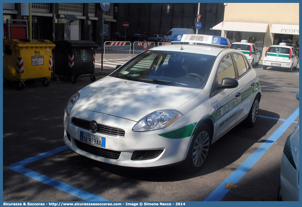 Polizia Locale YA819AA
Polizia Municipale
Comune di Borgo San Dalmazzo
Fiat Nuova Bravo
Parole chiave: PL;P.L.;PM;P.M.;Polizia;Locale;Municipale;Borgo;San;Dalmazzo;Fiat;Nuova;Bravo