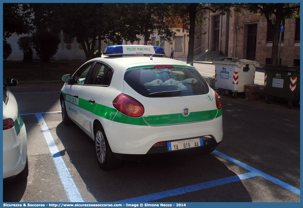 Polizia Locale YA819AA
Polizia Municipale
Comune di Borgo San Dalmazzo
Fiat Nuova Bravo
Parole chiave: PL;P.L.;PM;P.M.;Polizia;Locale;Municipale;Borgo;San;Dalmazzo;Fiat;Nuova;Bravo