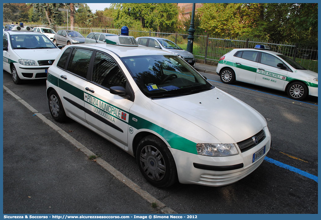 -
Polizia Municipale
Comune di Domodossola
Fiat Stilo II serie
Parole chiave: PL;P.L.;PM;P.M.;Polizia;Locale;Municipale;Domodossola;Fiat;Stilo