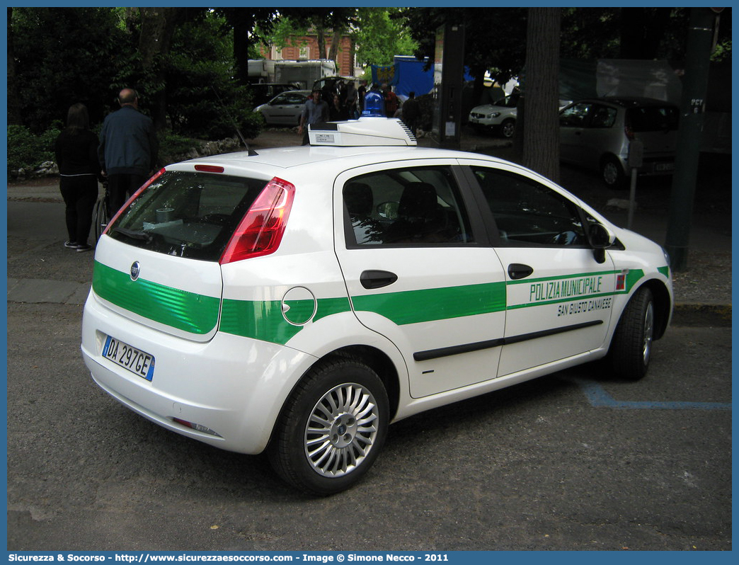 -
Polizia Locale
Comune di San Giusto Canavese
Fiat Punto IV serie
Parole chiave: PM;P.M.;PL;P.L.;Polizia;Municipale;Locale;San;Giusto;Canavese;Fiat;Punto