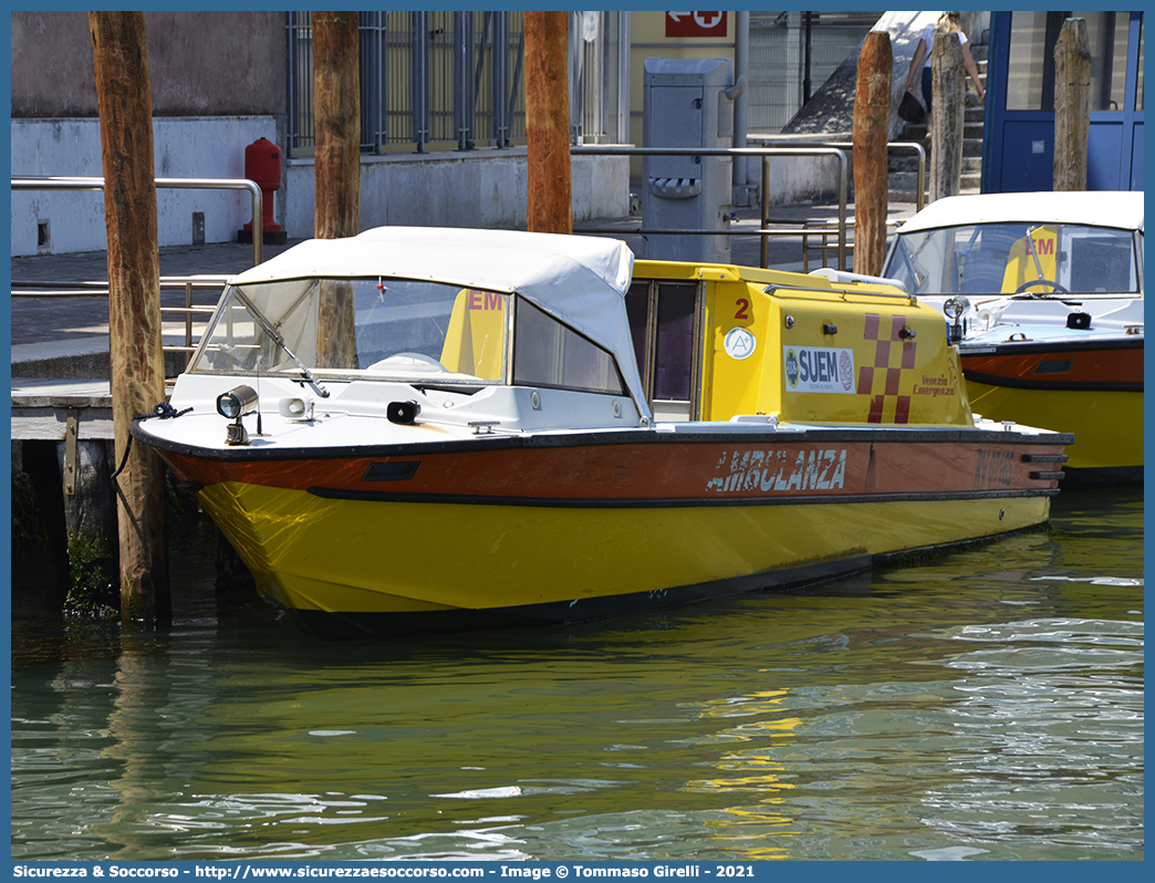 ECHO 2
SUEM 118 Venezia Mestre
Azienda ULSS 3 - Serenissima
Idroambulanza
Allestitore Ambitalia S.p.A.
Parole chiave: 118;SUEM;S.U.E.M.;Venezia;Mestre;Emergenza;Idroambulanza;Imbarcazione;Motoscafo