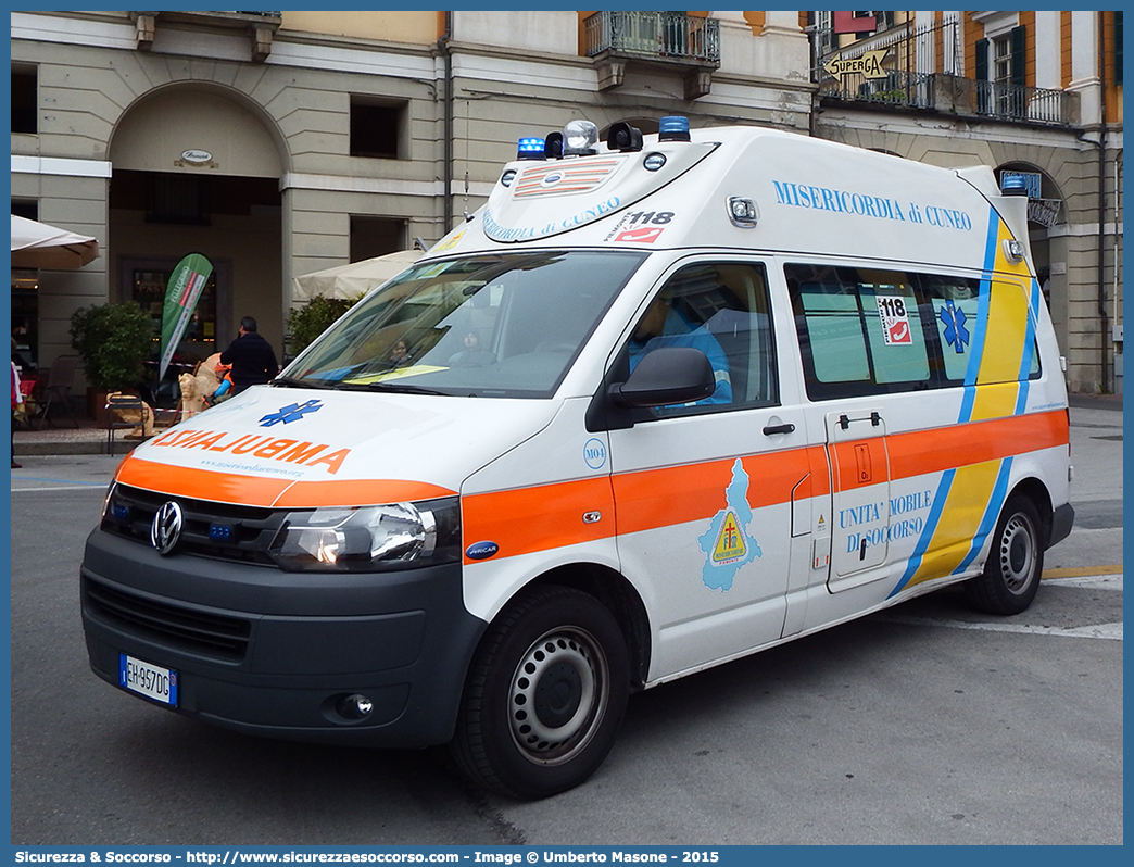 M04
Confraternita di Misericordia di Cuneo
Volkswagen Transporter T5 restyling
Allestitore Aricar S.p.A.
Parole chiave: Misericordie;Misericordia;Ambulanza;Autoambulanza;Cuneo;Volkswagen;Transporter;T5;Aricar