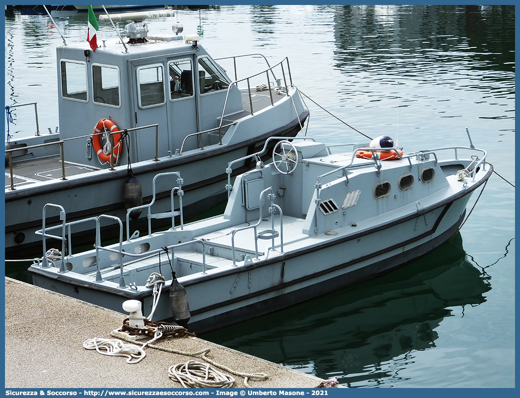 -
Marina Militare Italiana
Flotta Navale
Naviglio Locale
Parole chiave: MMI;M.M.I.;Marina;Militare;Italiana;Naviglio;Locale