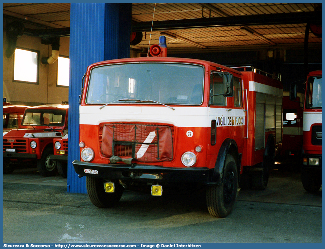 VF 10183
Corpo Nazionale Vigili del Fuoco
Fiat Iveco OM 150
Allestitore Baribbi S.p.A.
Parole chiave: VVF;V.V.F.;Corpo;Nazionale;Vigili;del;Fuoco;AutoPompaSerbatoio;APS;AutoPompa;OM;150;Baribbi