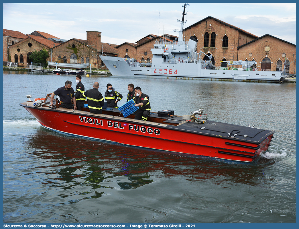 VF 1089
Corpo Nazionale Vigili del Fuoco
Nucleo Portuale
AutoPompaLagunare
Parole chiave: VVF;V.V.F.;Corpo;Nazionale;Vigili;del;Fuoco;AutoPompaLagunare;Portuale;Navale;Nautica;Nautico;Nautici;Porti;Imbarcazione;Motoscafo