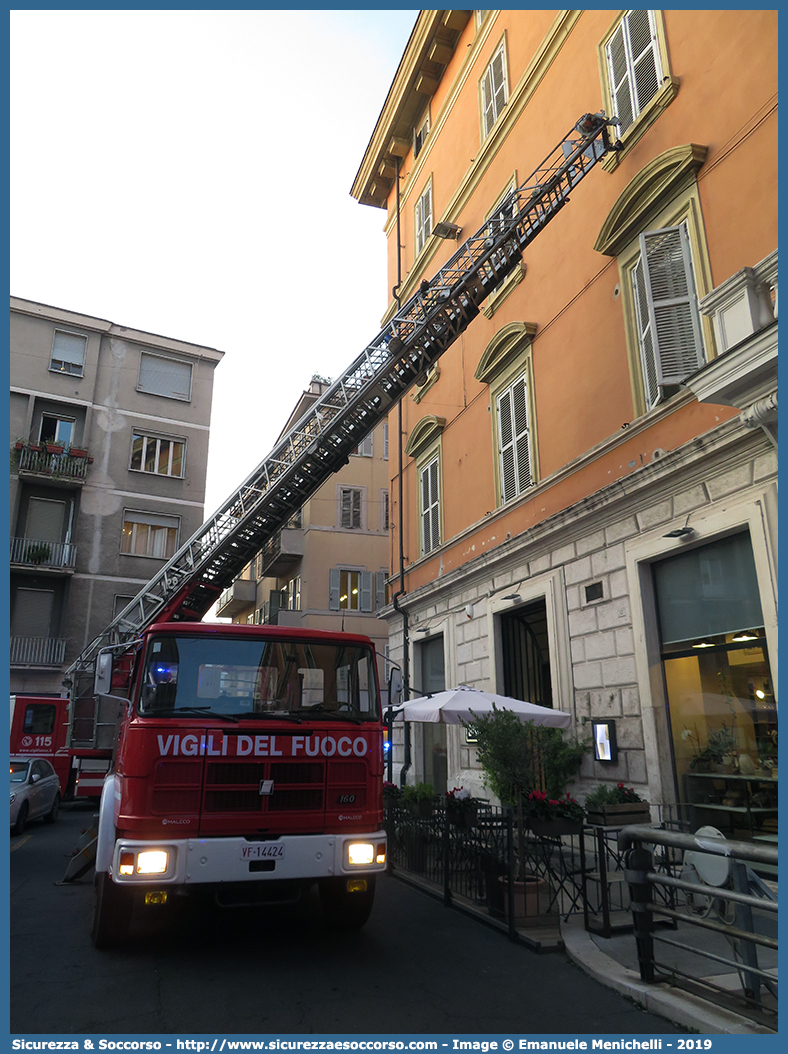 VF 14424
Corpo Nazionale Vigili del Fuoco
Iveco 160NC
Allestitore Magirus
Ricondizionato Maleco S.r.l.
Parole chiave: VVF;V.V.F.;Corpo;Nazionale;Vigili;del;Fuoco;AutoScala;AS;Iveco;160NC;Magirus;Maleco