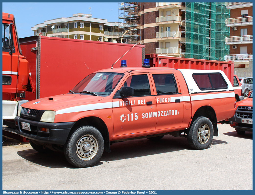 Vf 21559
Corpo Nazionale Vigili del Fuoco
Nucleo Soccorso Subacqueo e Acquatico
Mitsubishi L200 III serie restyling
Parole chiave: VVF;V.V.F.;Corpo;Nazionale;Vigili;del;Fuoco;Mitsubishi;L200;L 200;NSSA;N.S.S.A.;Soccorso;Subacqueo;Acquatico;Sommozzatori;Subacquei