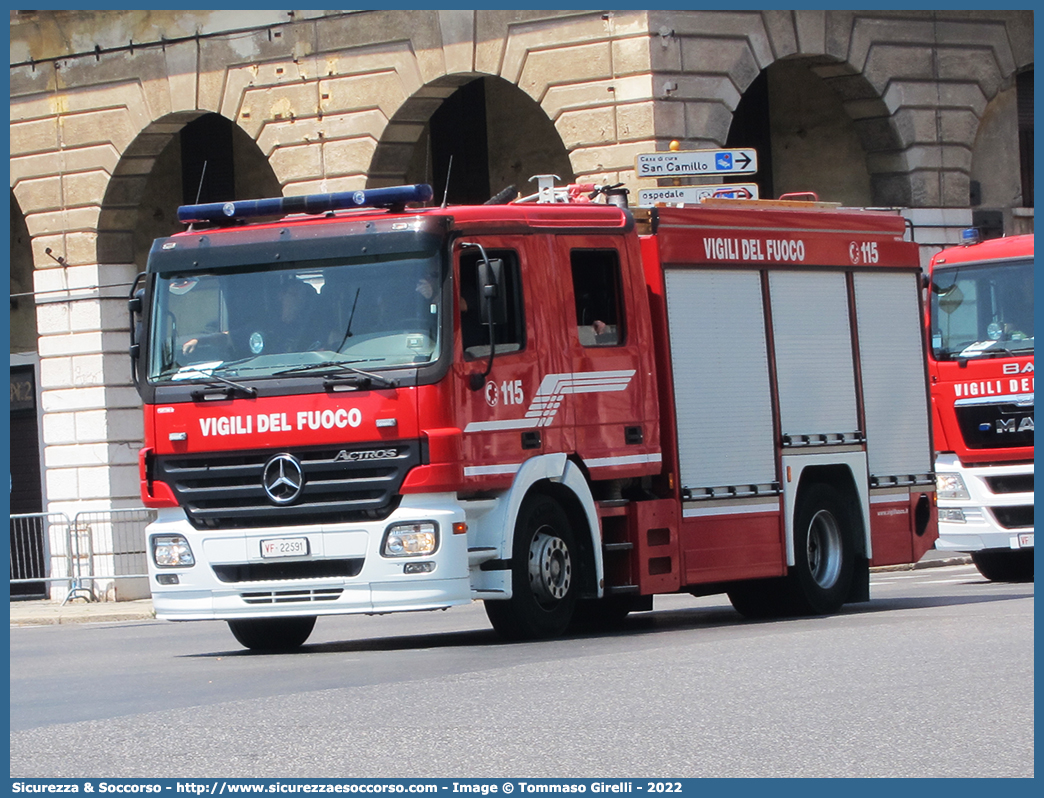 VF 22591
Corpo Nazionale Vigili del Fuoco
Mercedes Benz Actros 1841
Allestitore BAI S.r.l.
Ricondizionato Fortini S.r.l.
Parole chiave: VVF;V.V.F.;Corpo;Nazionale;Vigili;del;Fuoco;AutoPompaSerbatoio;APS;A.P.S.;Mercedes Benz;Actros;1841;BAI;Fortini