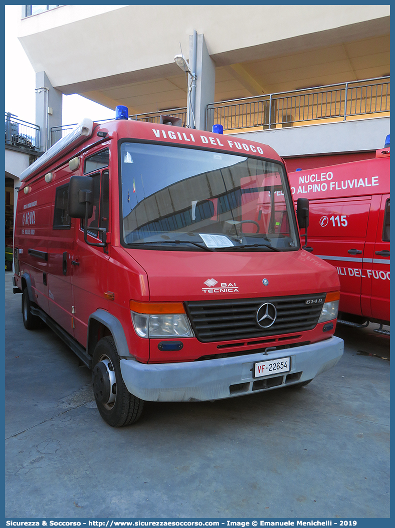 VF 22654
Corpo Nazionale Vigili del Fuoco
Mercedes Benz Vario 614D 
Allestitore BAI S.r.l.
Parole chiave: VVF;V.V.F.;Corpo;Nazionale;Vigili;del;Fuoco;AutoFurgone;Unità;Unita;Comando;Crisi;Locale;Logistico;Posto;Avanzato;AF/UCL;AF;UCL;Mercedes;Benz;Vario;614D;VF;Bai;Tecnica