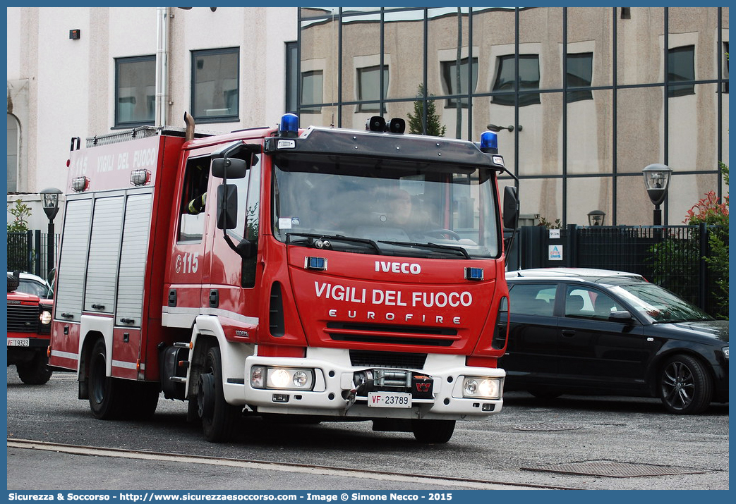 VF 23789
Corpo Nazionale Vigili del Fuoco
Iveco EuroCargo100E21 II serie
Allestitore Scelza S.n.c.
(variante)
Parole chiave: VVF;V.V.F.;Corpo;Nazionale;Vigili;del;Fuoco;AutoPompaSerbatoio;APS;AutoPompa;Iveco;Scelza;EuroFire;100E21