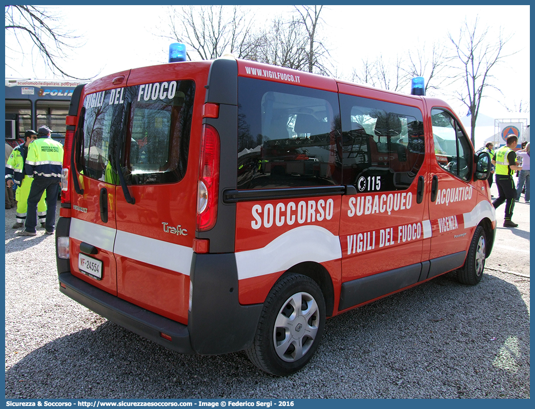 VF 24554
Corpo Nazionale Vigili del Fuoco
Nucleo Soccorso Subacqueo e Acquatico
Renault Trafic III serie
Parole chiave: VVF;V.V.F.;Corpo;Nazionale;Vigili;del;Fuoco;Renault;Trafic;NSSA;N.S.S.A.;Soccorso;Subacqueo;Acquatico;Sommozzatori;Subacquei