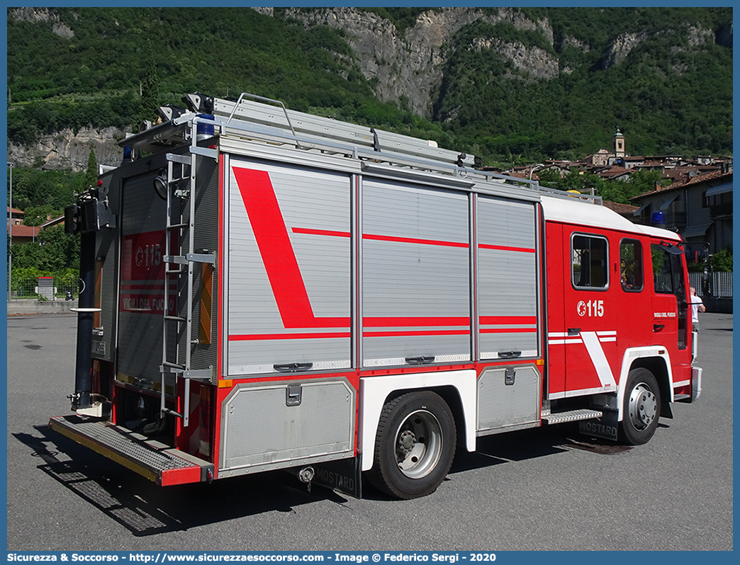 VF 27955
Corpo Nazionale Vigili del Fuoco
Volvo FL6 11
Parole chiave: VVF;V.V.F.;Corpo;Nazionale;Vigili;del;Fuoco;APS;A.P.S.;AutoPompaSerbatoio;Volvo;FL6