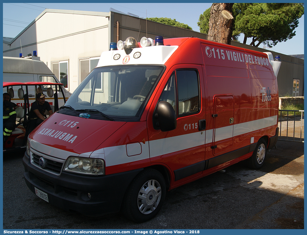 VF 28036
Corpo Nazionale Vigili del Fuoco
Servizio Sanitario
Fiat Ducato II serie restyling
Parole chiave: VVF;V.V.F.;Corpo;Nazionale;Vigili;del;Fuoco;Ambulanza;Servizio;Sanitario;Fiat;Ducato