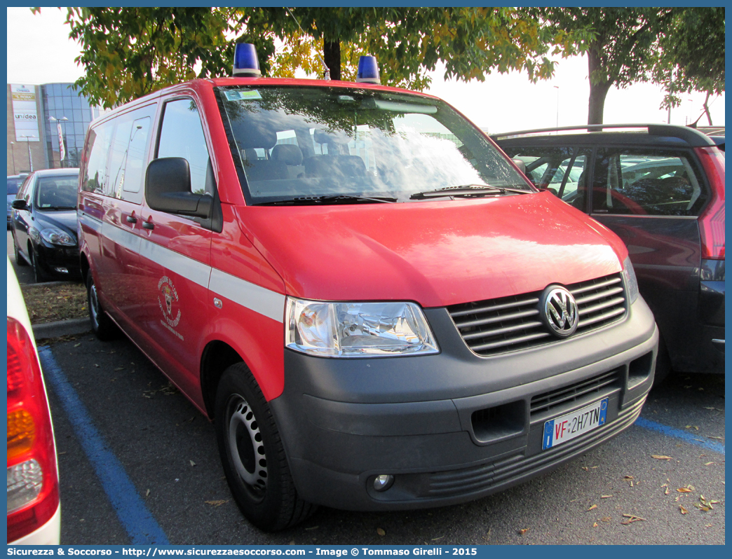 VF 2H7TN
Federazione dei Corpi dei VV.F.V.
della Provincia di Trento
Volkswagen Transporter T5
Parole chiave: VFV;V.F.V.;Vigili;del;Fuoco;Volontari;Federazione;Corpi;Trento;Volkswagen;Transporter;T5