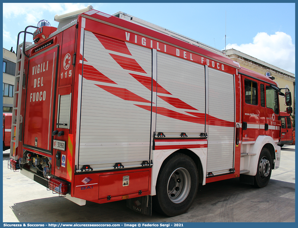 VF 30960
Corpo Nazionale Vigili del Fuoco
MAN TGM 15.250 II serie
Allestitore BAI S.r.l.
Parole chiave: VVF;V.V.F.;Corpo;Nazionale;Vigili;del;Fuoco;AutoPompaSerbatoio;APS;A.P.S.;AutoPompa;Man;TGM;15.250;BAI