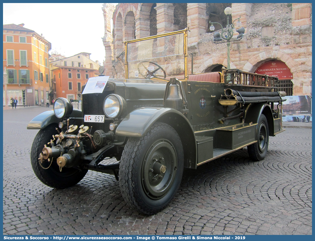 VF 657
Corpo Nazionale Vigili del Fuoco
Fiat 507
Parole chiave: VVF;V.V.F.;Corpo;Nazionale;Vigili;del;Fuoco;A.P.S.;APS;AutoPompaSerbatoio;Fiat;507