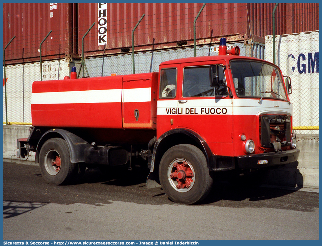 VF 9483
Corpo Nazionale Vigili del Fuoco
OM 150
Allestitori Baribbi S.p.A.
Parole chiave: VVF;V.V.F.;Corpo;Nazionale;Vigili;del;Fuoco;ABP;A.B.P.;AutoBottePompa;AutoBotte;OM;150;Baribbi