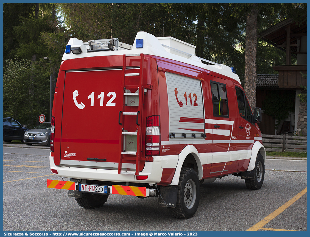 VF FW2ZX
Vigili del Fuoco Volontari Moso-Sesto
Freiwillige Feuerwehr Moos-Sexten
Achleitner Mantra Mercedes Benz 
Sprinter II serie restyling
Allestitore Rosenbauer Brandschutz GmbH
Parole chiave: VFV;V.F.V.;Vigili;Fuoco;Volontari;Freiwillige;Feuerwehr;Sesto;Sexten;Achleitner;Mantra;Mercedes;Benz;Sprinter;Rosenbauer;Brandschutz