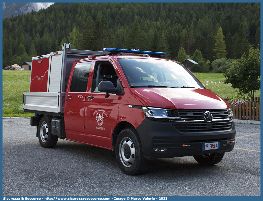 VF FW3FX
Vigili del Fuoco Volontari Moso-Sesto
Freiwillige Feuerwehr Moos-Sexten
Volkswagen Transporter T6.1
Parole chiave: VFV;V.F.V.;Vigili;Fuoco;Volontari;Freiwillige;Feuerwehr;Sesto;Sexten;Volkswagen;Transporter;T6.1