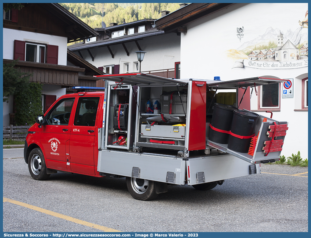 VF FW3FX
Vigili del Fuoco Volontari Moso-Sesto
Freiwillige Feuerwehr Moos-Sexten
Volkswagen Transporter T6.1
Parole chiave: VFV;V.F.V.;Vigili;Fuoco;Volontari;Freiwillige;Feuerwehr;Sesto;Sexten;Volkswagen;Transporter;T6.1