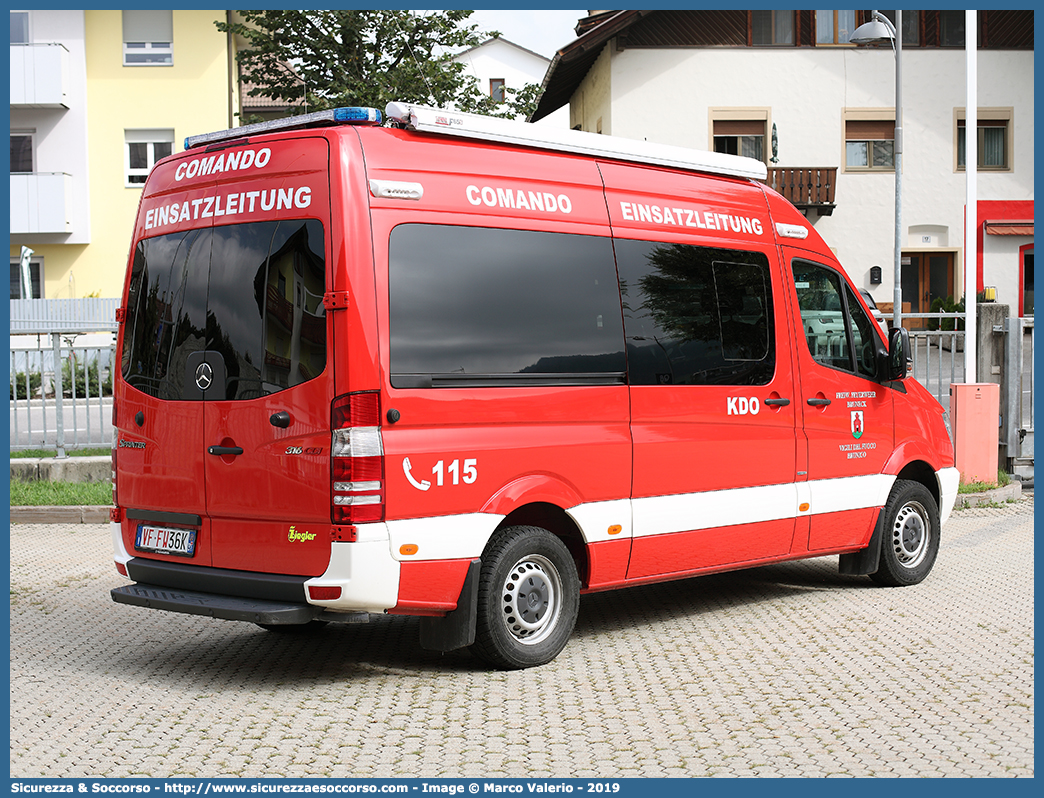 VF FW36K
Vigili del Fuoco Volontari Brunico
Freiwillige Feuerwehr Bruneck
Mercedes Benz Sprinter II serie
Allestitore Ziegler Italiana GmbH
Parole chiave: VFV;V.F.V.;Vigili;Fuoco;Volontari;Freiwillige;Feuerwehr;Brunico;Bruneck;Mercedes;Benz;Sprinter;Ziegler