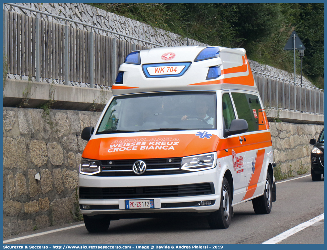 (WK 704)
Croce Bianca - Weisses Kreuz
Sezione Val Gardena - Sektion Gröden
Volkswagen Transporter T6
Allestitore Ambulanz Mobile GmbH
Parole chiave: Croce;Bianca;Weisses;Kreuz;WK;Sezione;Val Gardena;Sektion;Gröden;Volkswagen;Transporter;T6;Ambulanz;Mobile